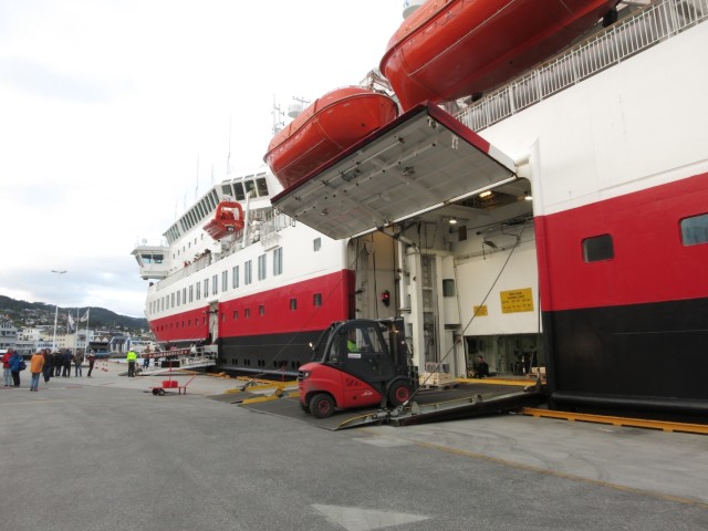 Hurtigruten_2015-06-18_22-01
